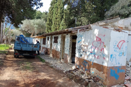 Els aparcaments de l’Infante Lois i els Cingles, llests a finals d’abril