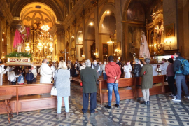 La processó de l'Encontre dins el temple tanca una atípica Setmana Santa