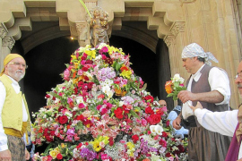 SOLLER. FIESTAS PUEBLOS. FLORES A LA MARE DE DEU DE LA VICTORIA.