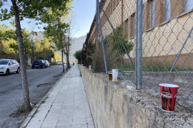 Desallotgen un macro botellot de més de 100 persones al Puig