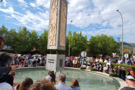 El mal temps trasllada al capvespre l'ofrena al Monument de l'11 de maig