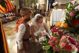 L’ofrena de flors a la Mare de Déu de la Victòria es va celebrar a totes les esglésies.