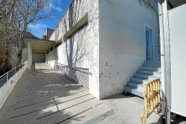 Els majors de 50 anys ja es poden vacunar demanant cita.