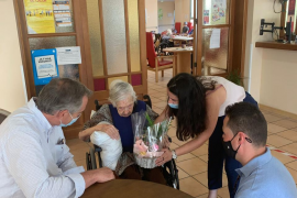 Un detall per als centenaris sollerics