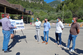 El conseller, Iván Sevillano; el primer tinent de batle, Carlos Darder; el batle de Bunyola, Andreu Bujosa; i le batles de Fornalutx, Francesc Marroig.