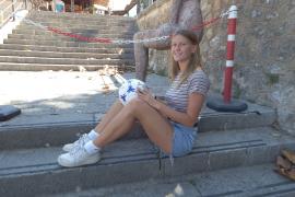 Mimi du des dels cinc anys practicant futbol femení i començà a les files de la U.D. Sollerense.