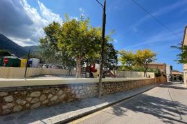 L'Ajuntament restaura les pintades vandàliques de Teixidores