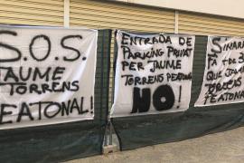 Comerciants i veïnats de Jaume Torrens protesten perquè la via sigui peatonal