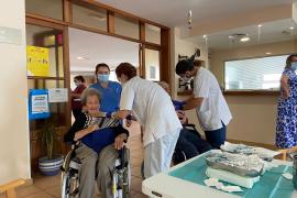 Tercera tanda de vacunació per als usuaris de la residència