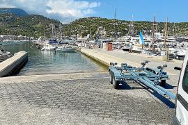 El Govern ha projectat 4 places per remolcs adossades a la rampa.