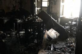 Un incendi crema una vivenda al carrer de sa Mar