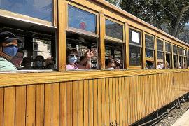 SOLLER - LOS SOCIOS DEL CLUB DEL SUSCRIPTOR DE ULTIMA HORA VIAJAN A SOLLER EN TREN.ÃÂ