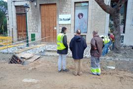 Els tècnics comproven el resultat de les voravies.