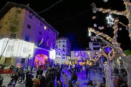 L’encesa de llums donà el ‘sus’ a les festes de Nadal, ara restringides per mor de l’augment de casos.