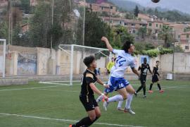 El solleric Raúl Aguilar fou titular per les nombroses baixes de l'equip.