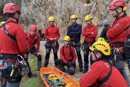 El Grup de Rescat de Muntanya, durant les pràctiques d'avui.
