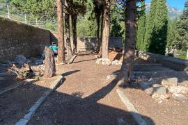 La Vila neteja el cementiri protestant per instal·lar el monument Covid