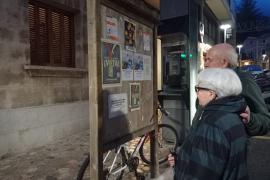 Els cartells ja pengen als llocs més visibles del centre de Sóller.