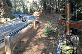 Imatge d’un motorista passant per davant un punt perillós en el que hi ha hagut morts.