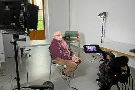 Una de les entrevistes realitzada a les instal·lacions de les Escolàpies.