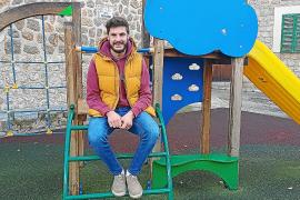 Els padrins de Toni Bujosa ja vivien al carrer Sant Pere i els seus pares ja hi tenien una casa.