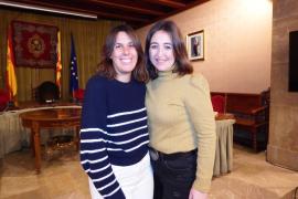 Esperança Oliver i Maria Magdalena Mestre representaran les germanes Casasnoves.