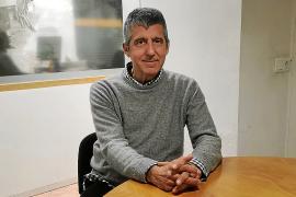 Bartomeu Coll Vicens imparteix classes de matemàtiques a la UIB des de fa 35 anys.