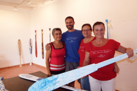 Una subhasta  de rems pintats per ajudar els refugiats