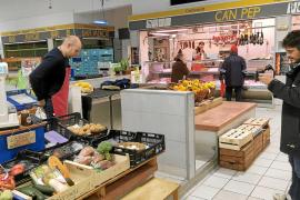 Xisco Martínez es desfà el davantal en un moment de la gravació.