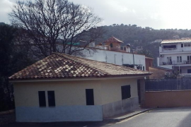 Les casetes es posaran devora l'altra aula provisional ja existent.