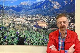 Antoni Oliver posa per a aquest setmanari a un dels locals de la seva empresa.