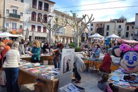 Imatge del Sant Jordi celebrat el passat any 2022 a la Plaça Constitució.