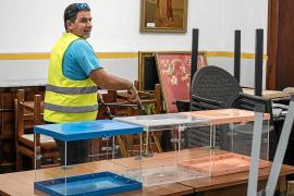 Les urnes ja estan llestes per a les eleccions municipals d’aquest diumenge.