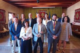 Els onze integrants de l’equip de govern format per PP i Seny i que lidera el batle Miquel Nadal.