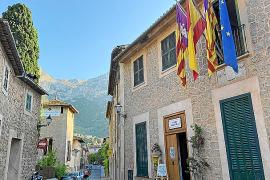 DEIA. FACHADA DEL AYUNTAMIENTO DE DEIA.