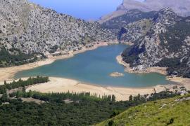 Emaya reforçarà la vigilància en els embassaments per a evitar que els turistes es banyin