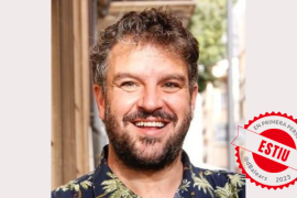 Lluís Apesteguia: «Seguesc 'Heartstopper', una sèrie d'adolescents i per a adolescents sobre joves LGTBI, que crea referencialitats»