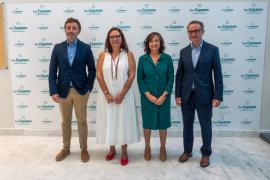 La consellera de Salut, Manuela García, i el director general del Servei de Salut, Javier Ureña, han presentat la nova directora gerenta de Son Espases