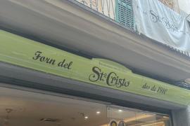 Un periodista denuncia que l'amo d'un forn de Sóller els ha dit «maricones de mierda»