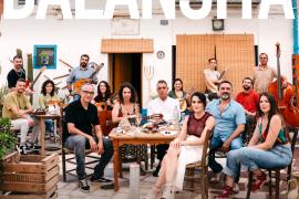 [VÍDEO] Xavi Sarrià estrena 'Balansiya' amb algunes de les veus més destacades de la cançó tradicional valenciana
