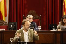 Més per Menorca: «El PP protegeix les festes il·legals per damunt del descans dels vesins»