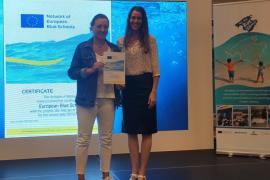 L'IES Arxiduc rep el certificat d'Escola Blava