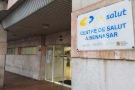 Amnistia Internacional lliura més de 400.000 signatures a la Conselleria de Salut per a reclamar més pressupost per l'Atenció Primària