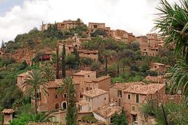 VISTA GENERAL DEL PUEBLO DE DEIA