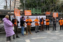 La Policia espanyola desnona «a cops» un home, una dona embarassada i el seu fill de dos anys a Palma