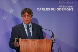 [VÍDEO] Puigdemont desconfia d'Espanya i reconeix que cal anar «trinxera a trinxera»
