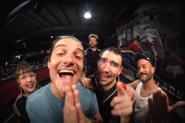 [VÍDEO] Els Catarres i Figa Flawas actualitzen la mítica 'Jenifer'