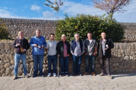 D’esquerra a dreta: Paul Faurie, Pere Calafat, Antoni Mir Marí, Felip Munar, Benet Bohigas, Lluc Mir i Josep Forteza.