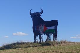 El toro d'Osborne també mostra la seva solidaritat amb Palestina