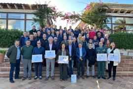 El Seprona i l'exconsellera Mae de la Concha reben el reconeixement de la DO Oli de Mallorca